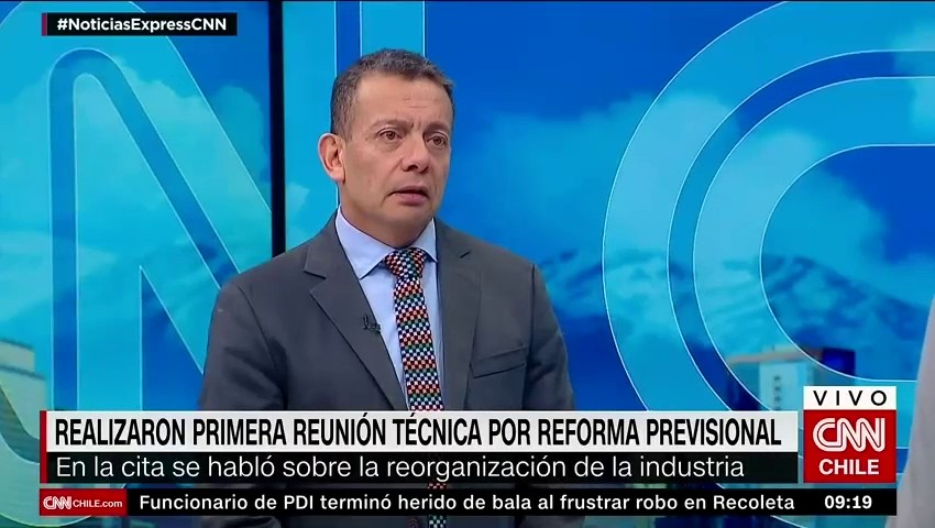 Alejandro Charme, sobre pensiones: “Si aprobáramos la reforma de gobierno, las cotizaciones de los trabajadores actuales no va a sus cuentas”