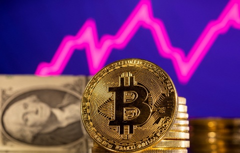 Bitcoin Alcanza Nuevo Máximo Histórico y Supera los 69.000 Dólares