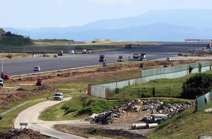Cierre de Aeropuerto Santiago por Aves en la Pista