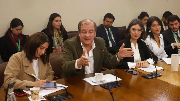 Renuncia Francisco Vidal al Directorio de TVN